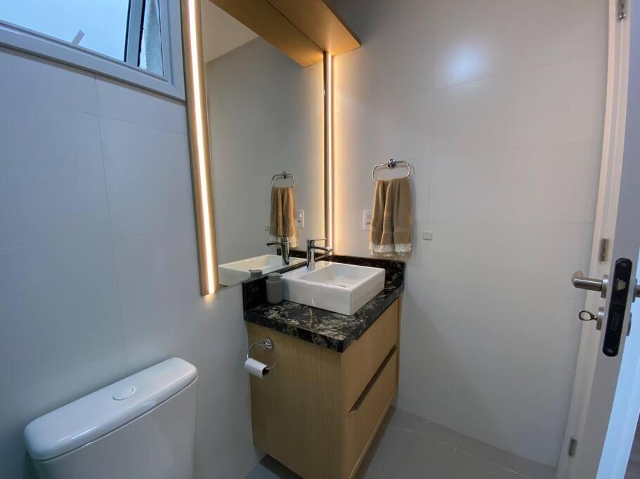 Apartamento Ar Condicionado Com Garagem Coberta A 800m Do Mar Florianopolis