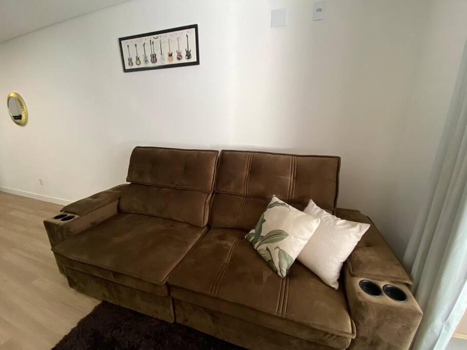 Apartamento Ar Condicionado Com Garagem Coberta A 800m Do Mar *