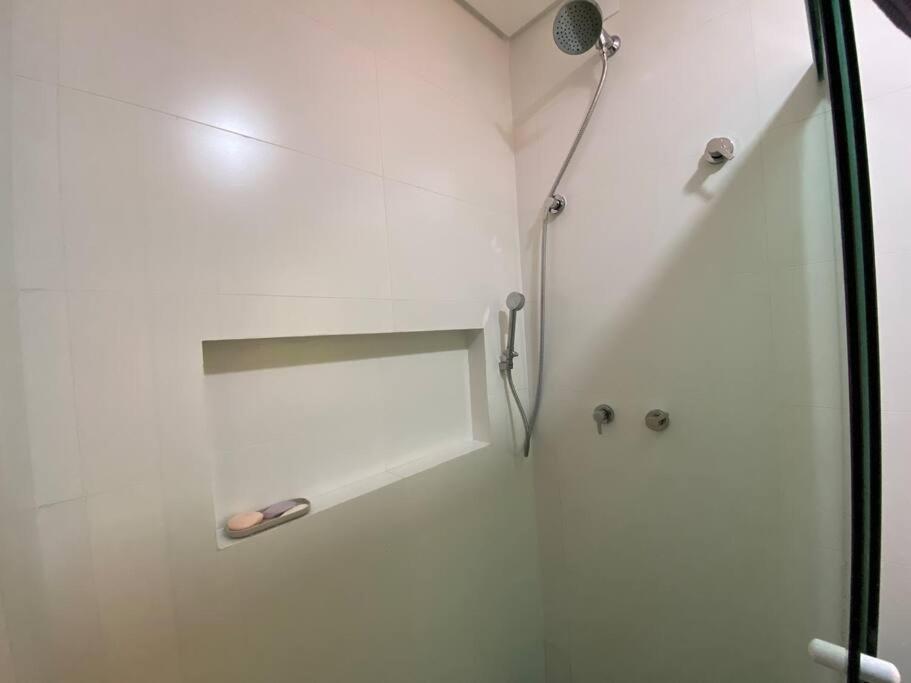 Ar Condicionado Com Garagem Coberta A 800m Do Mar Apartamento