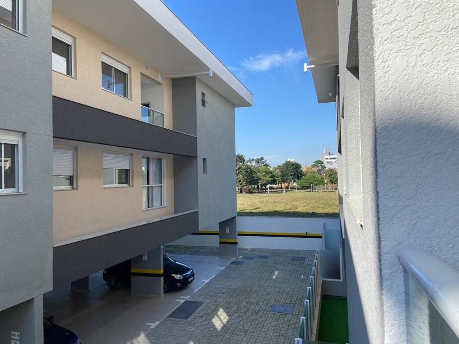 Ar Condicionado Com Garagem Coberta A 800m Do Mar Apartamento Florianopolis