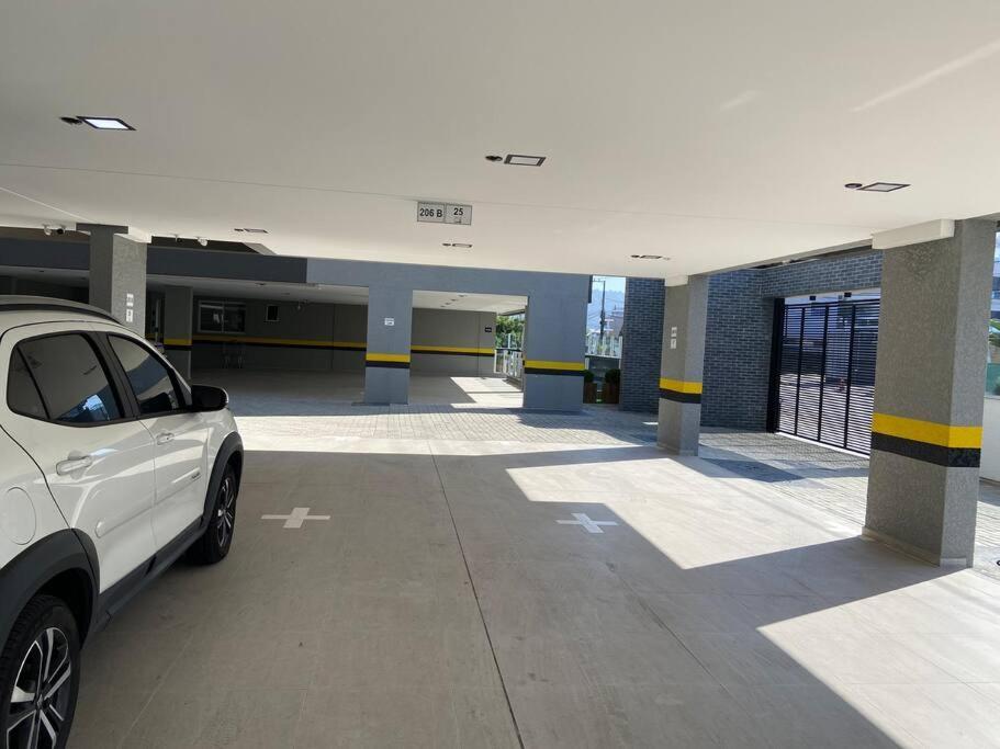 Ar Condicionado Com Garagem Coberta A 800m Do Mar *