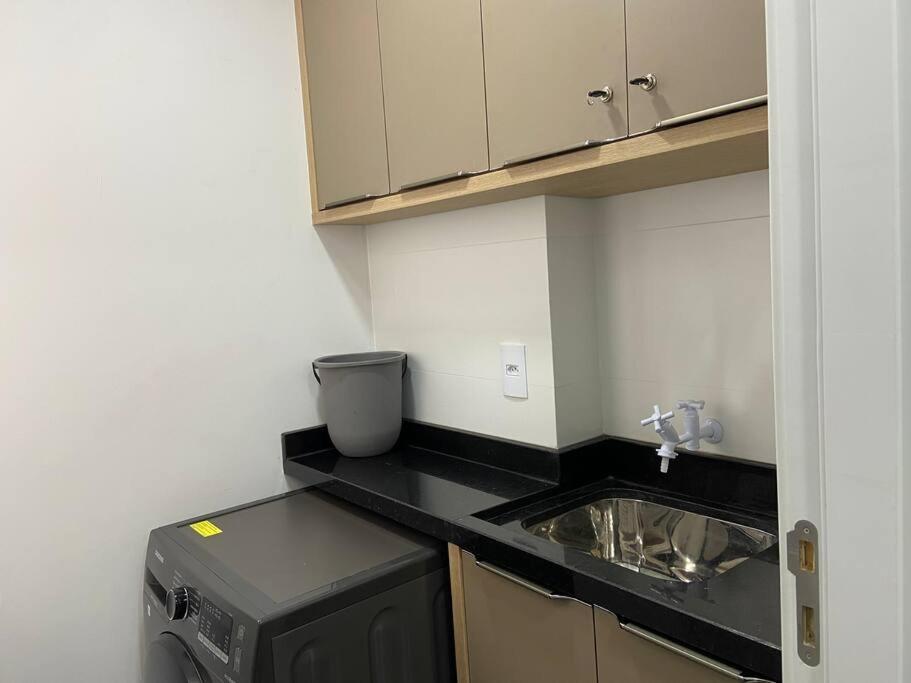 Apartamento Ar Condicionado Com Garagem Coberta A 800m Do Mar *