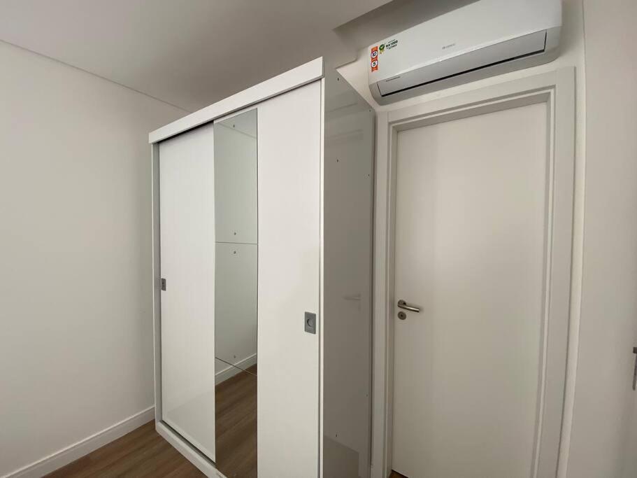 Ar Condicionado Com Garagem Coberta A 800m Do Mar Florianopolis