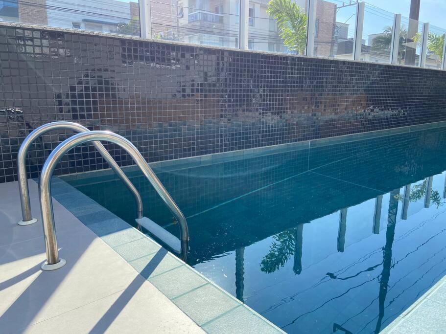 Ar Condicionado Com Garagem Coberta A 800m Do Mar *