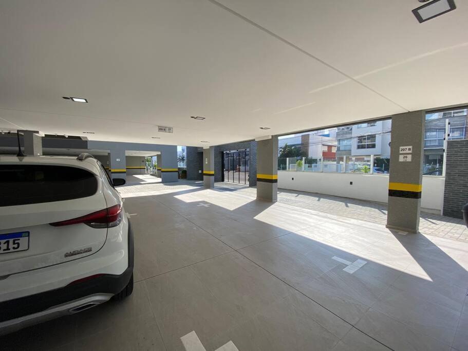 Apartamento Ar Condicionado Com Garagem Coberta A 800m Do Mar